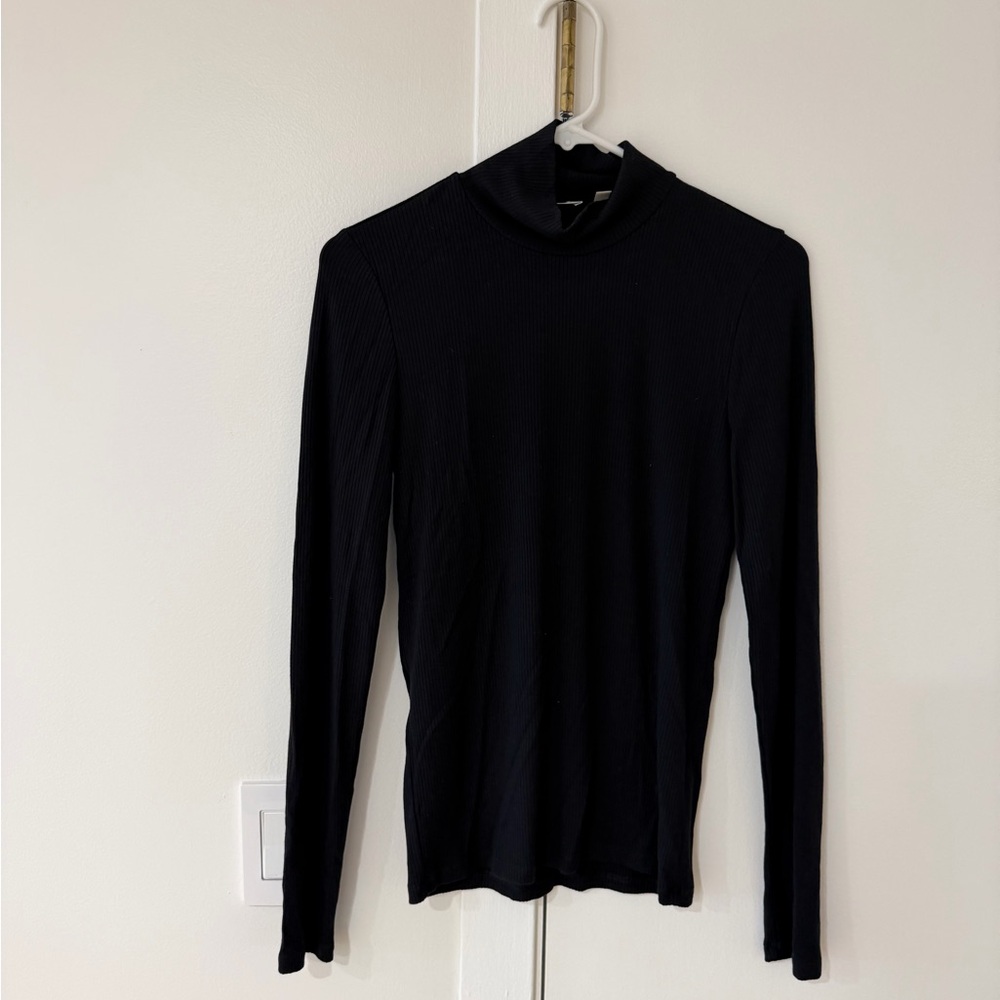 Aritzia Wilfred Ribbed Mock Neck Long Sleeve Top